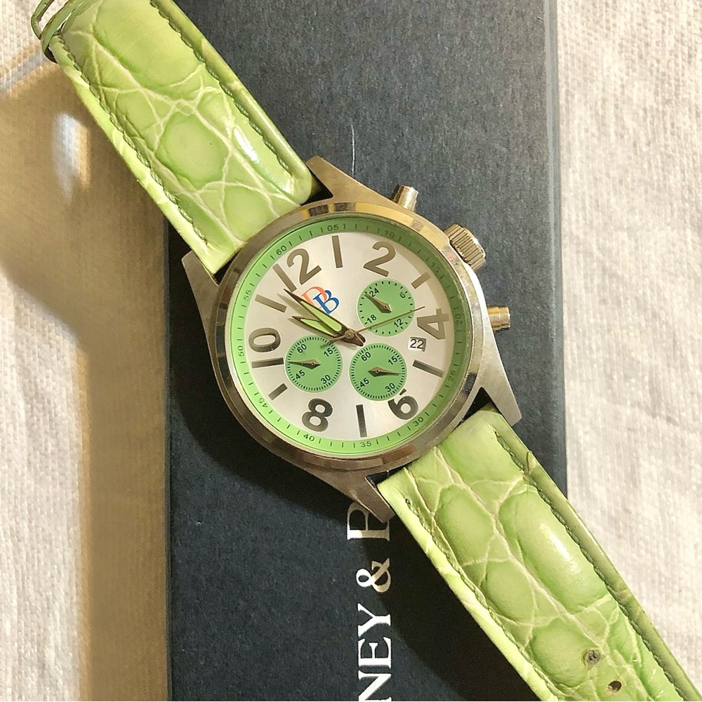 Vintage Women’s Dooney & Bourke Green Leather Watch with Crocodile Texture